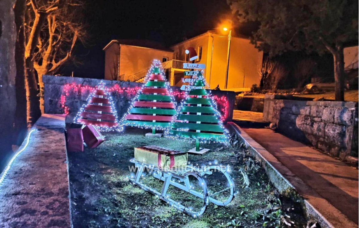 [FOTO] Mala božićna bajka u Velom Brgudu