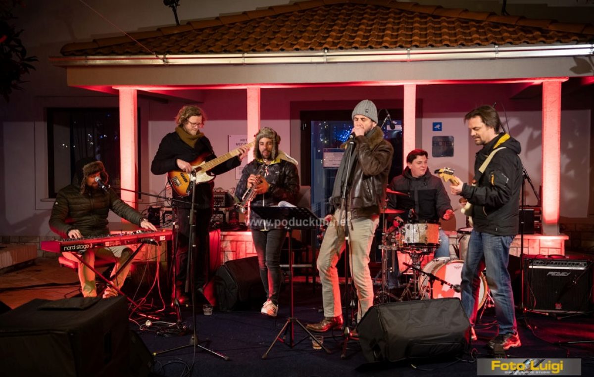 [FOTO/VIDEO] Blues rock sessionom nastavljen je premijerni adventski program u Dragi